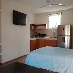 Hermoso Loft En Morelia A 15 Minutos Del Centro, Rodeado De Avenidas Principales Que Conectan A Morelia, El Loft Cuenta Con Cocina Equipada, Bano Completo, Cama Matrimonial, Tv, Wifi