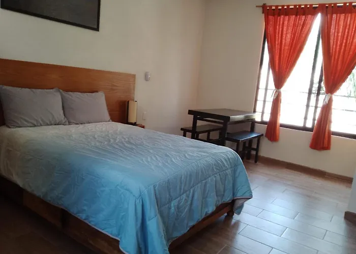 Hermoso Loft En Morelia A 15 Minutos Del Centro, Rodeado De Avenidas Principales Que Conectan A Morelia, El Loft Cuenta Con Cocina Equipada, Bano Completo, Cama Matrimonial, Tv, Wifi
