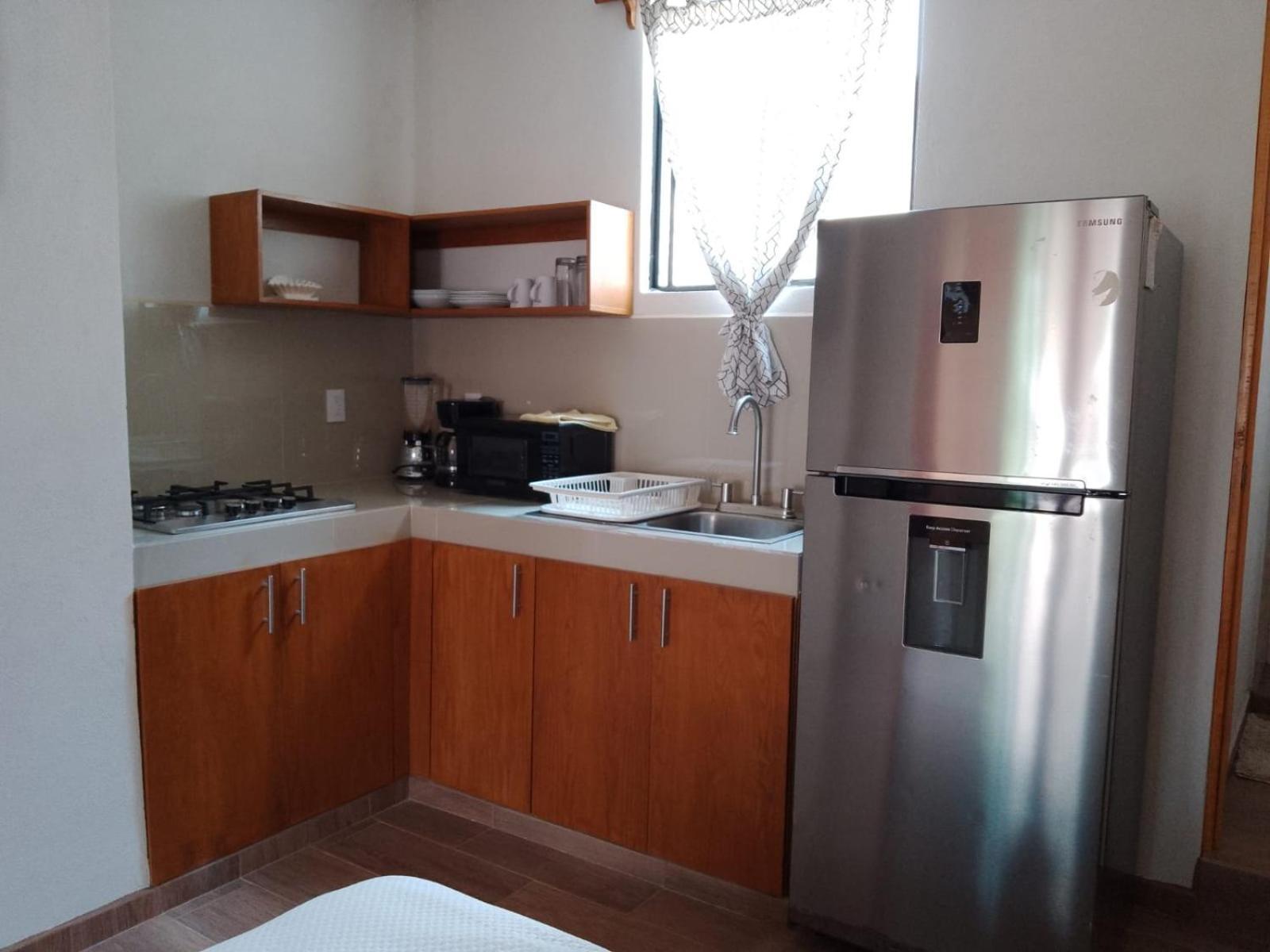 Apartamento Hermoso Loft En A 15 Minutos Del Centro, Rodeado De Avenidas Principales Que Conectan A Morelia, El Loft Cuenta Con Cocina Equipada, Bano Completo, Cama Matrimonial, Tv, Wifi