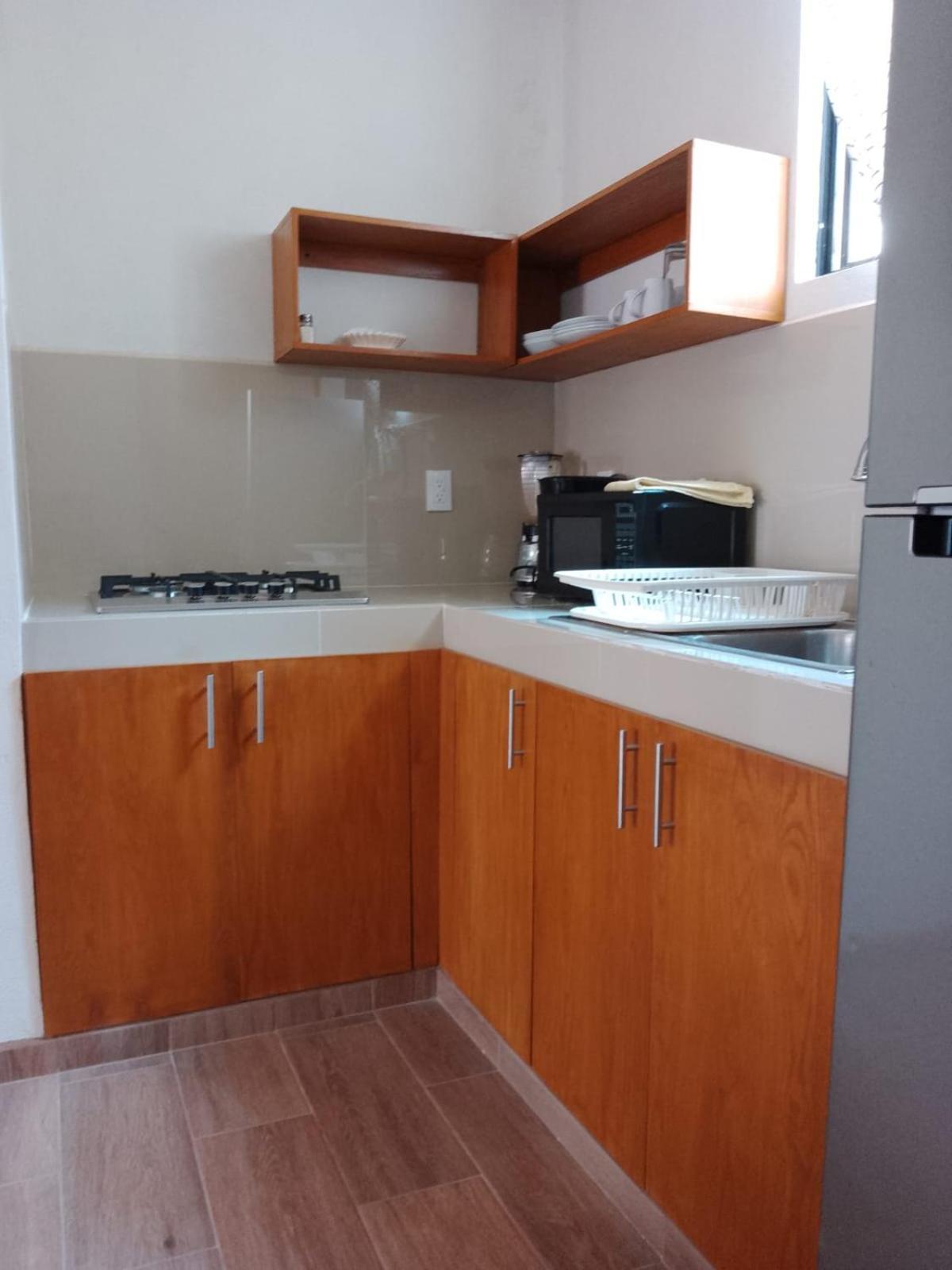 Hermoso Loft En A 15 Minutos Del Centro, Rodeado De Avenidas Principales Que Conectan A Morelia, El Loft Cuenta Con Cocina Equipada, Bano Completo, Cama Matrimonial, Tv, Wifi * Morelia